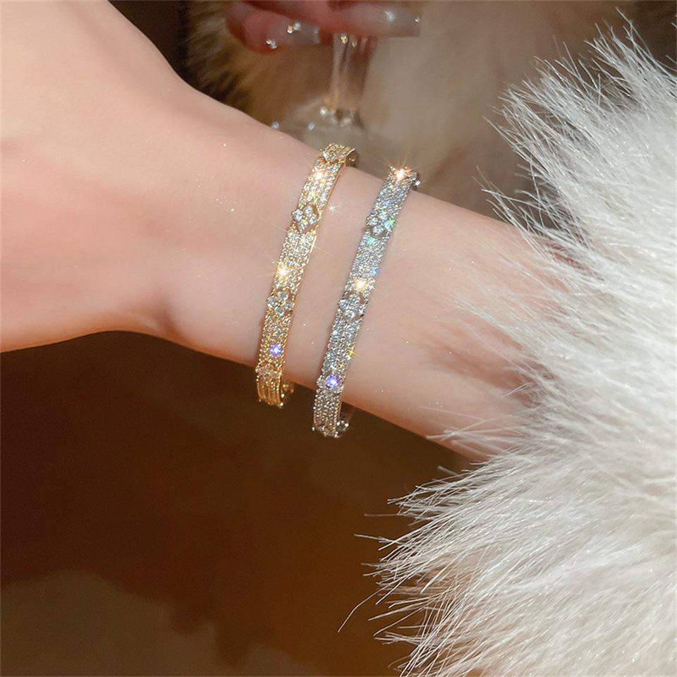 Elegantes Sommer Koreanisches Zirkon Blumenarmband - Schicker und vielseitiger Damenschmuck