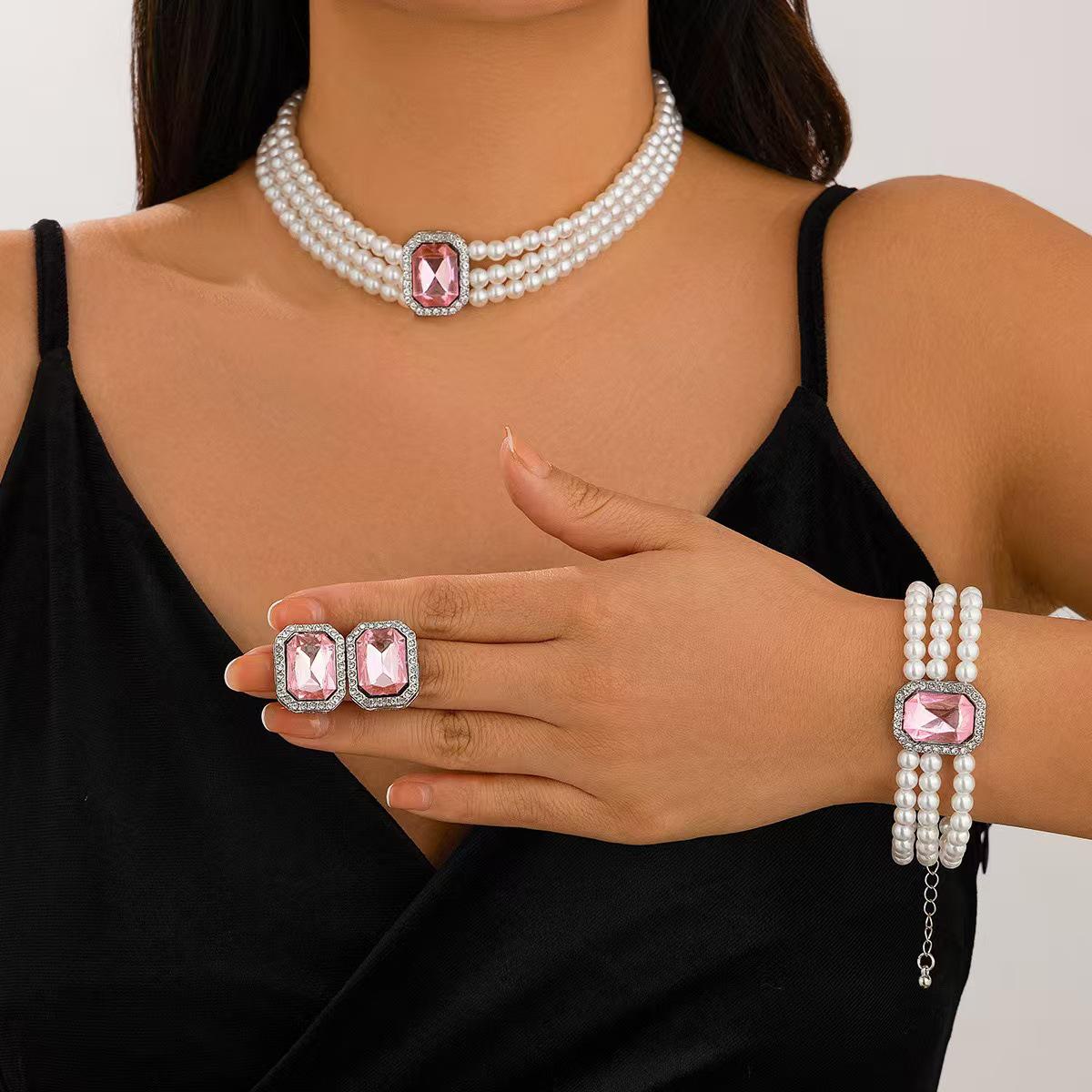 

Европейско-американское винтажное этническое колье-чокер из бусин жемчуга и бирюзы