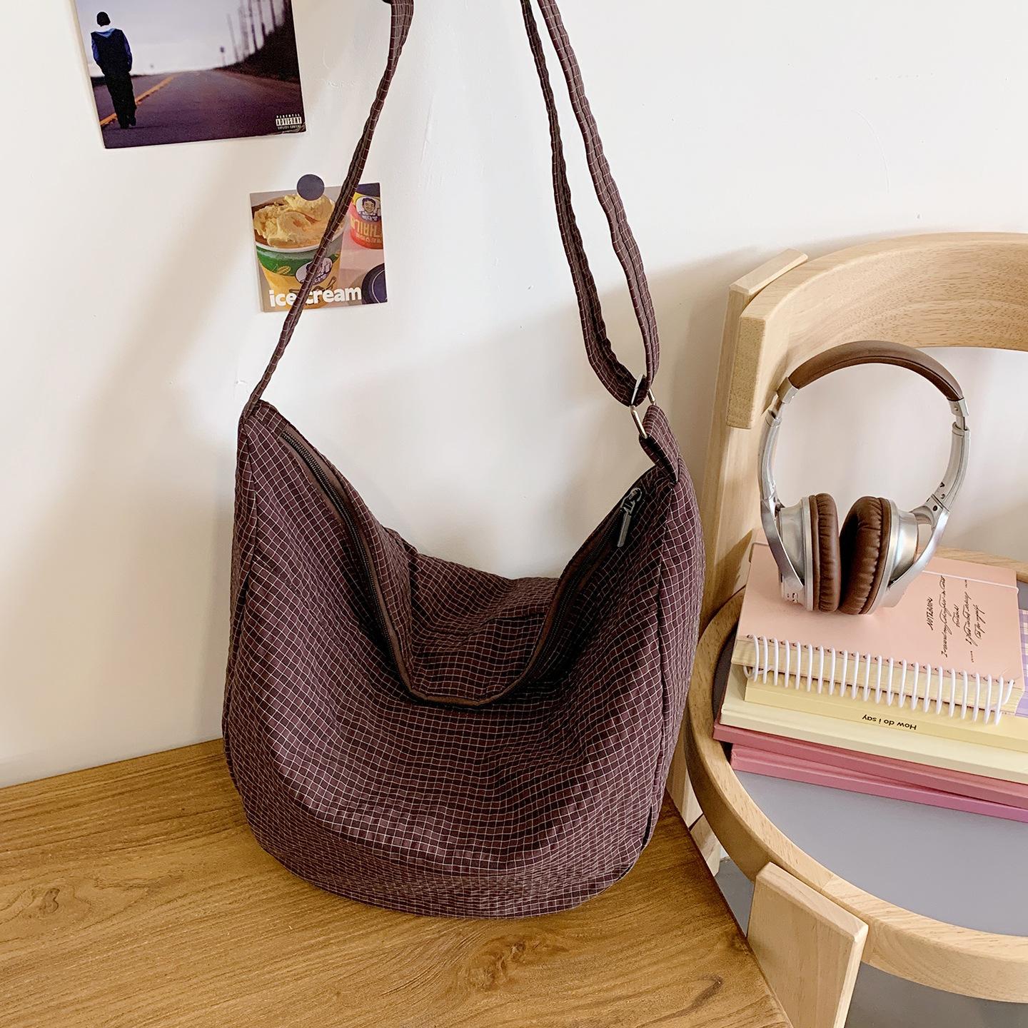 

New high-end niche trendy nylon bag plaid fashion casual large-capacity shoulder crossbody dumpling bag