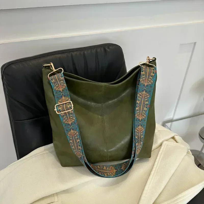 Vintage Solid Color PU Leather Women Fashion Shoulder Sling Bag High-Capacity Simple Wide Strap Bucket Crossbody Bag Commuting