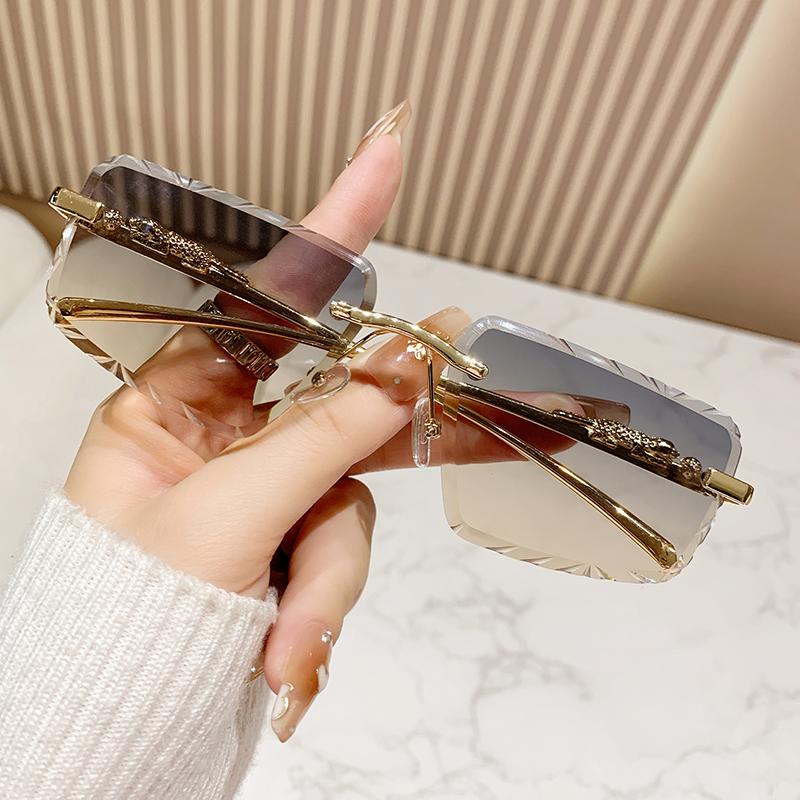 

Солнцезащитные очки персонализированные леопардовые ножки металлические очки модные женские солнцезащитные очки без оправы с режущими краями 90255