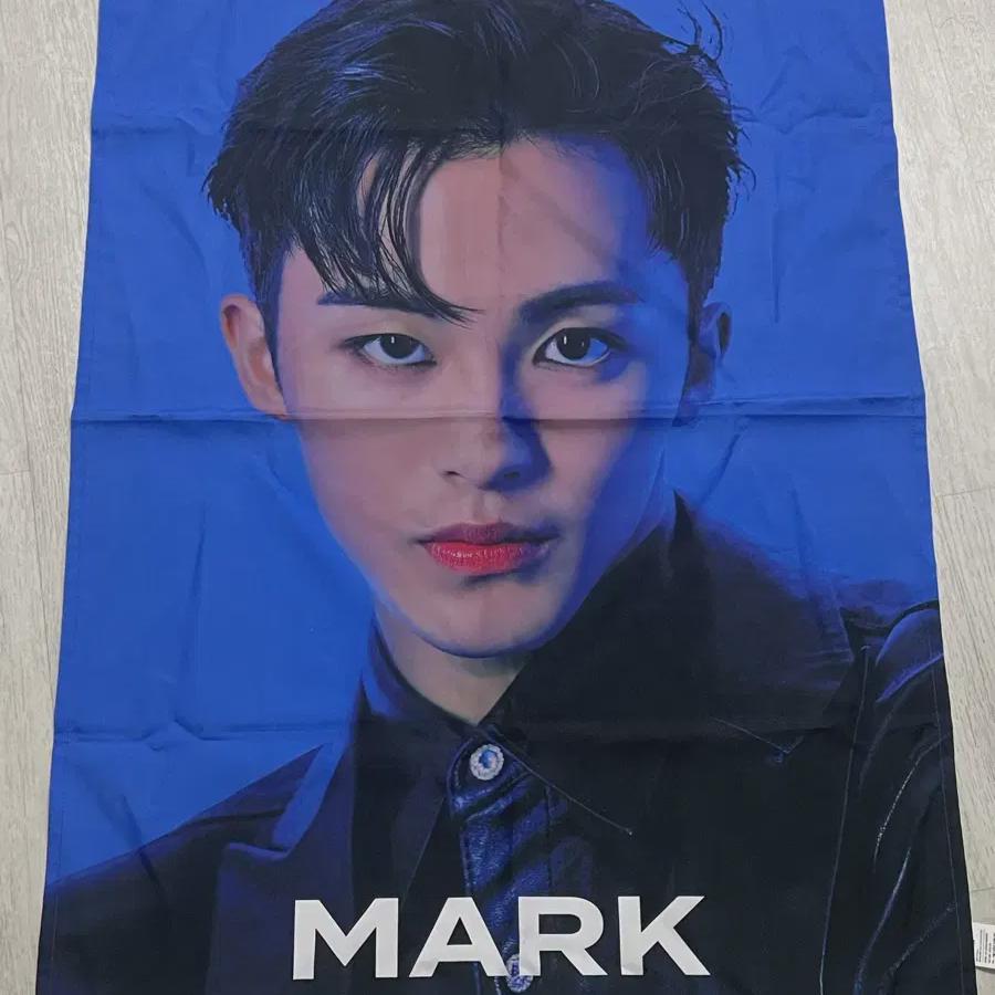 

Марк Суперм Тканевый Постер Nct