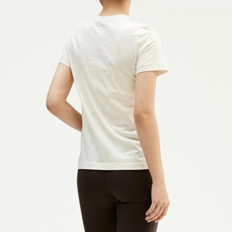 New Balance Short Sleeve Tee  C28   Nbnee2s112 35  Women Small Logo Short Sleeve Tee  St