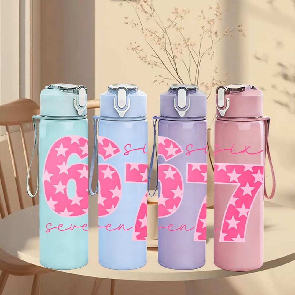 1PC Pink Number Sixty Seven Graffiti 750ml Color Plastic Sports Water Bottle Leakproof Flip Straw Lid Suitable for Sports Office Home Use