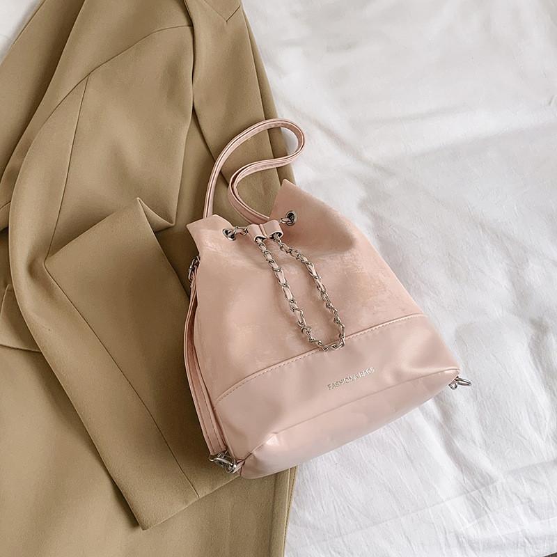 Schicke Kettenschultertasche für Damen Trendige Eimerform Mode 2024 Neue Kollektion