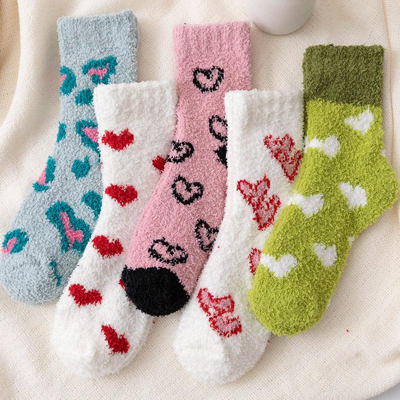 5 paare/los Winter Herz-förmigen Korallen Fleece Mitte Rohr Socken Verdickt Möbliert Pelzigen Weichen Nette Hause Boden Schlaf Baumwolle frauen Socken
