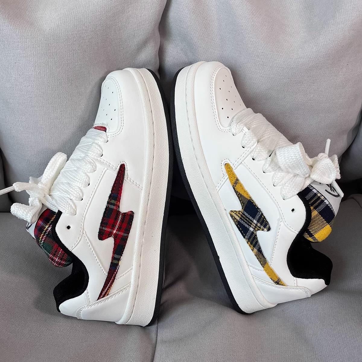 

Platform white shoes women s 2025 new spring and autumn platform heightening versatile casual sports board shoes lightweight breathable board shoes 40