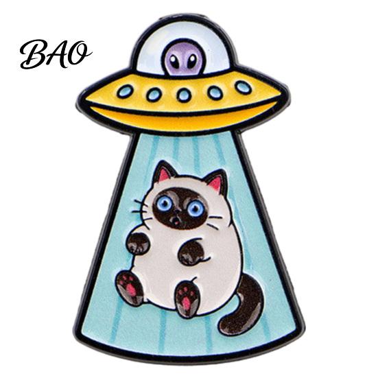 Cat Clothing Brooch Enamel UFO Metal Brooch, Aliens Ship Kitten Badge Pin, Bag Scarves Hat Accessories for Men Women Shaped