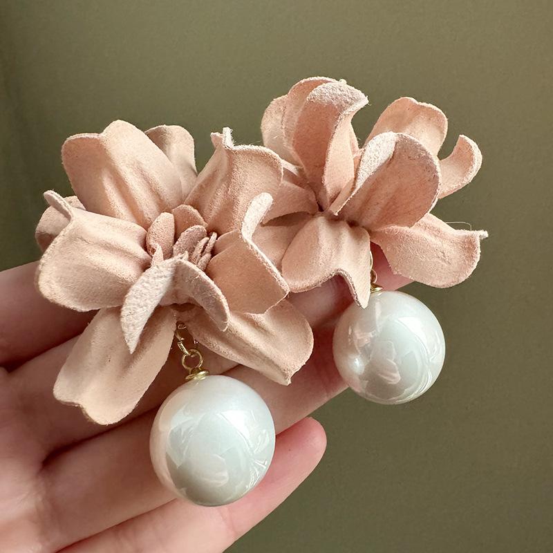 Super fairy atmosphere smart exquisite flower accessories beautiful earrings ins wind gentle fairy air playful smart versatile