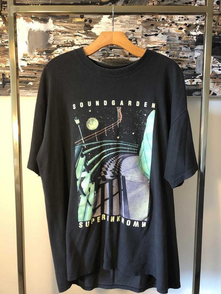 

Soundgarden Superunknown Glow-in-the-Da wbr/ rk 1994 Black Unisex Tshirt S-5XL KH12864 Unisex T-Shirt XXXXL