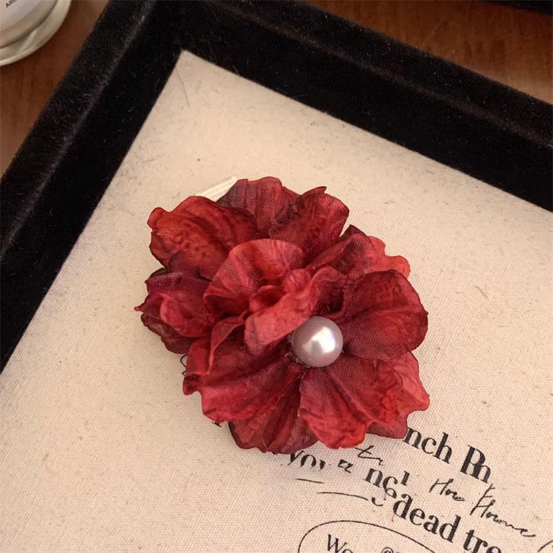 

Korean Purple Pearl Flower Hair Clip Women With A Niche High-end Feel. Side Grab Headband Sweet Hairpin Princess Accessory