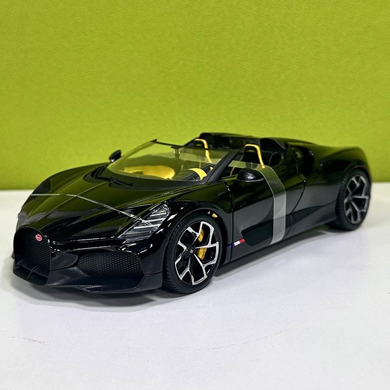 

New In Stock Bburago 1:18 Bugatti W16 Mistral Gold Version Alloy Miniature Bugatti Supercar Mistral Diecast Model Custom Toys