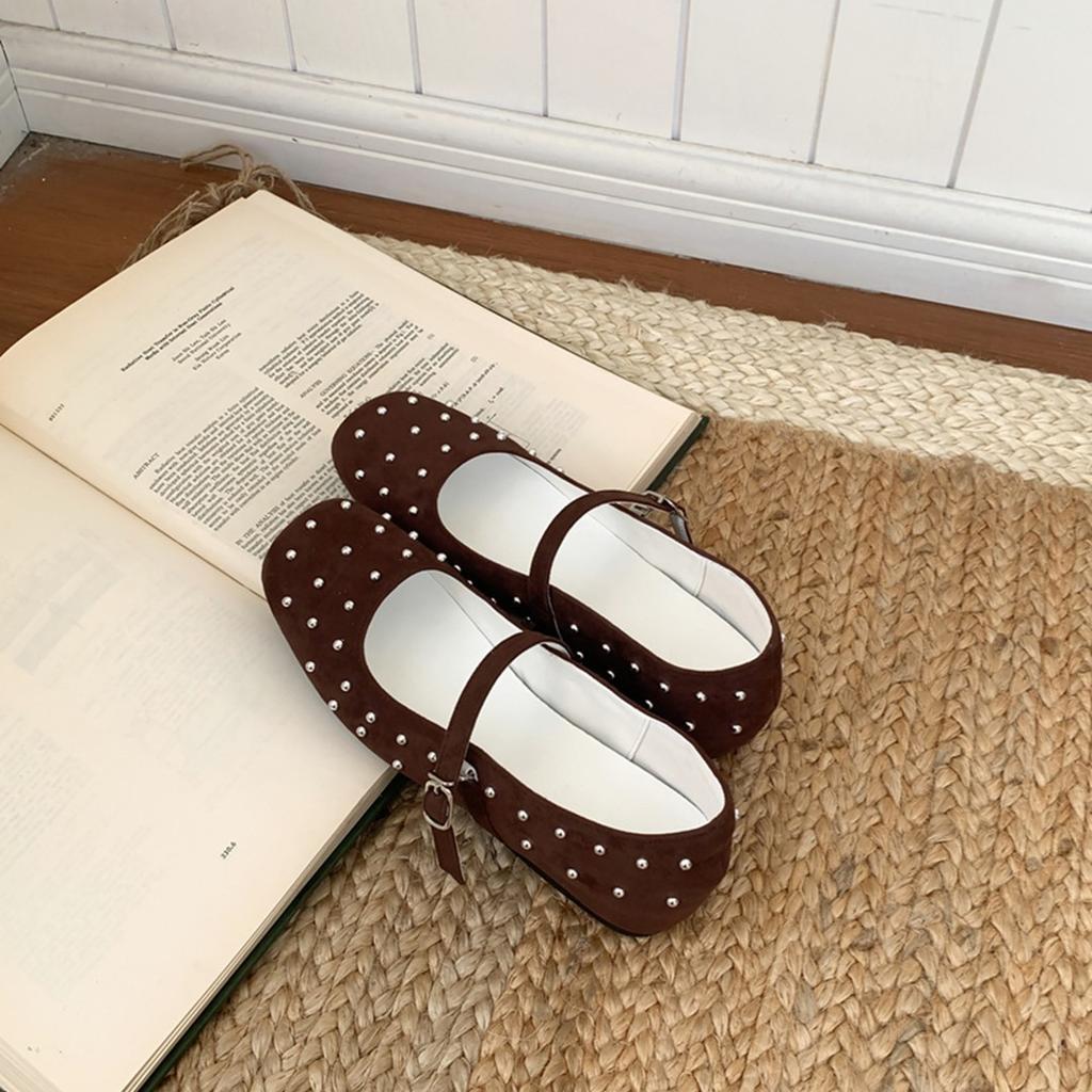 Grape mother single shoes 2025 spring new rivets fashionable flat shoes women's comfortable soft sole not tired feet casual shoes