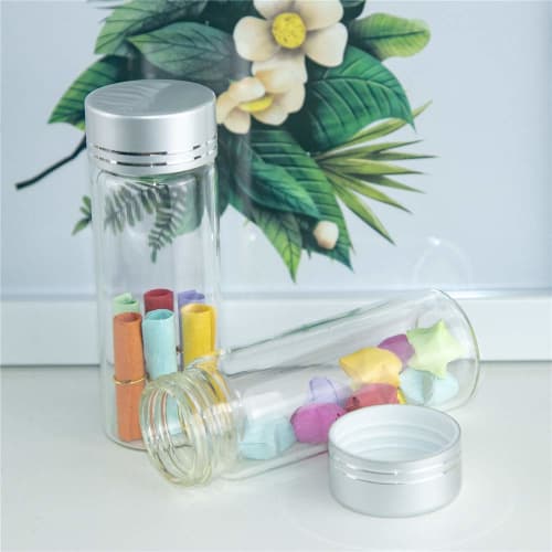 6 mini glass bottles with silver aluminum lids and white plastic bottoms. Perfect for seasoning, making wishes, or drifting. Silver aluminum lid - 40m