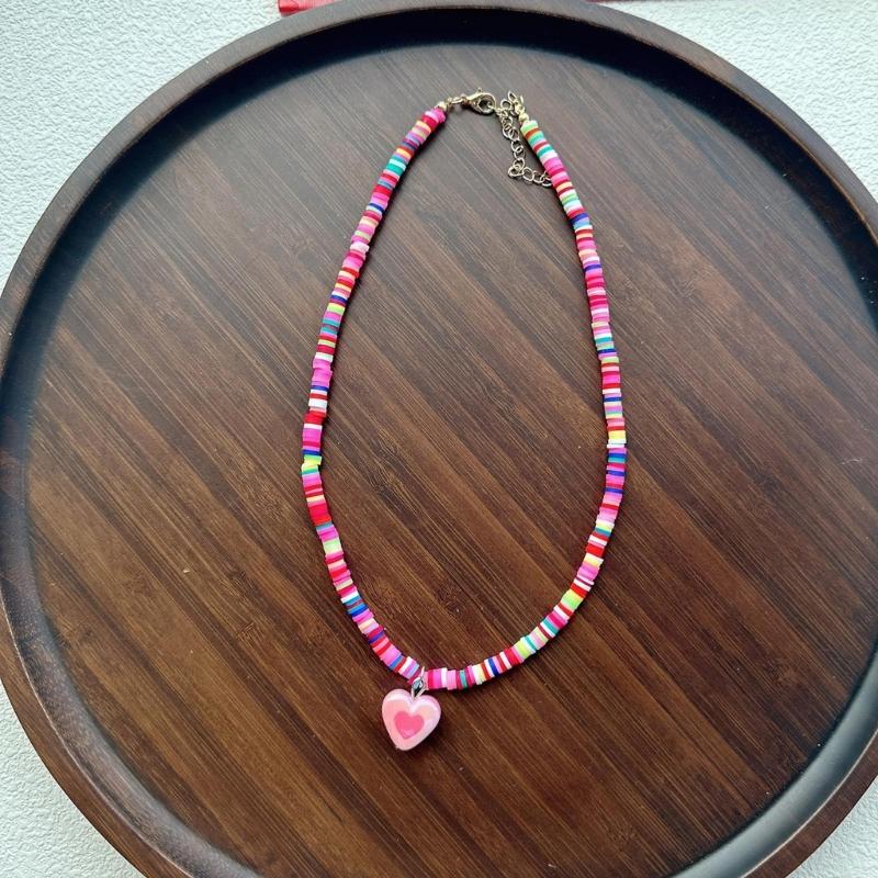 Modische Regenbogen Herz Anhänger Halskette für Damen Süßigkeiten Farbe Dopamin Perlen Halskette Auffällige Perlenkette Schmuck