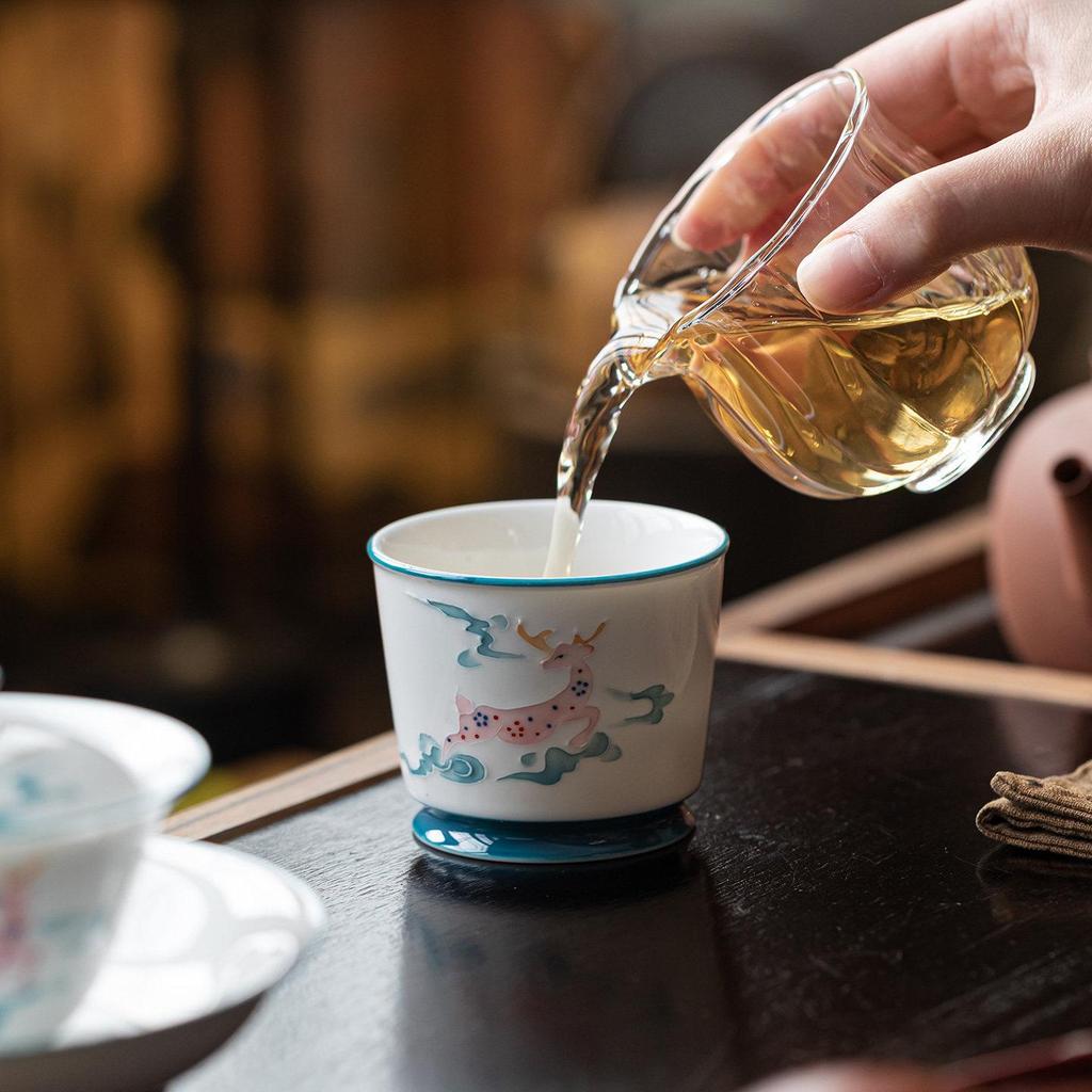 Guanlan Ceramic Auspicious Clouds Large Master Cup - Plum Blossom Deer Kung Fu Tea Tasting Set