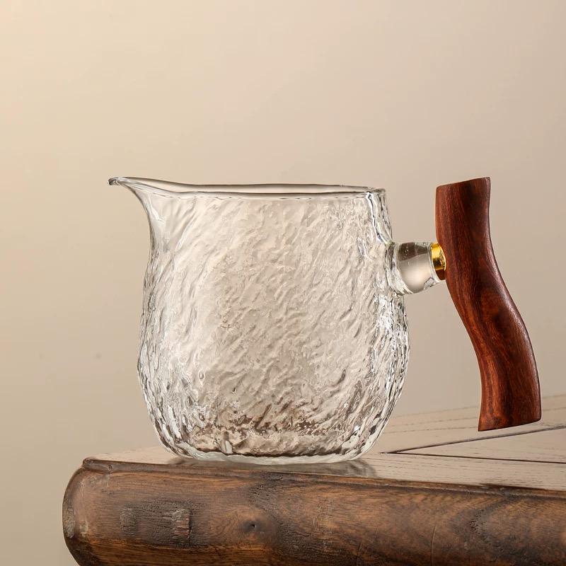 330ml Hammered Pattern Glass Fair Cup Tea Dispenser With Wood Handle Kung Fu Tea Cup Brewing Puer Chahai Tea Cup Set