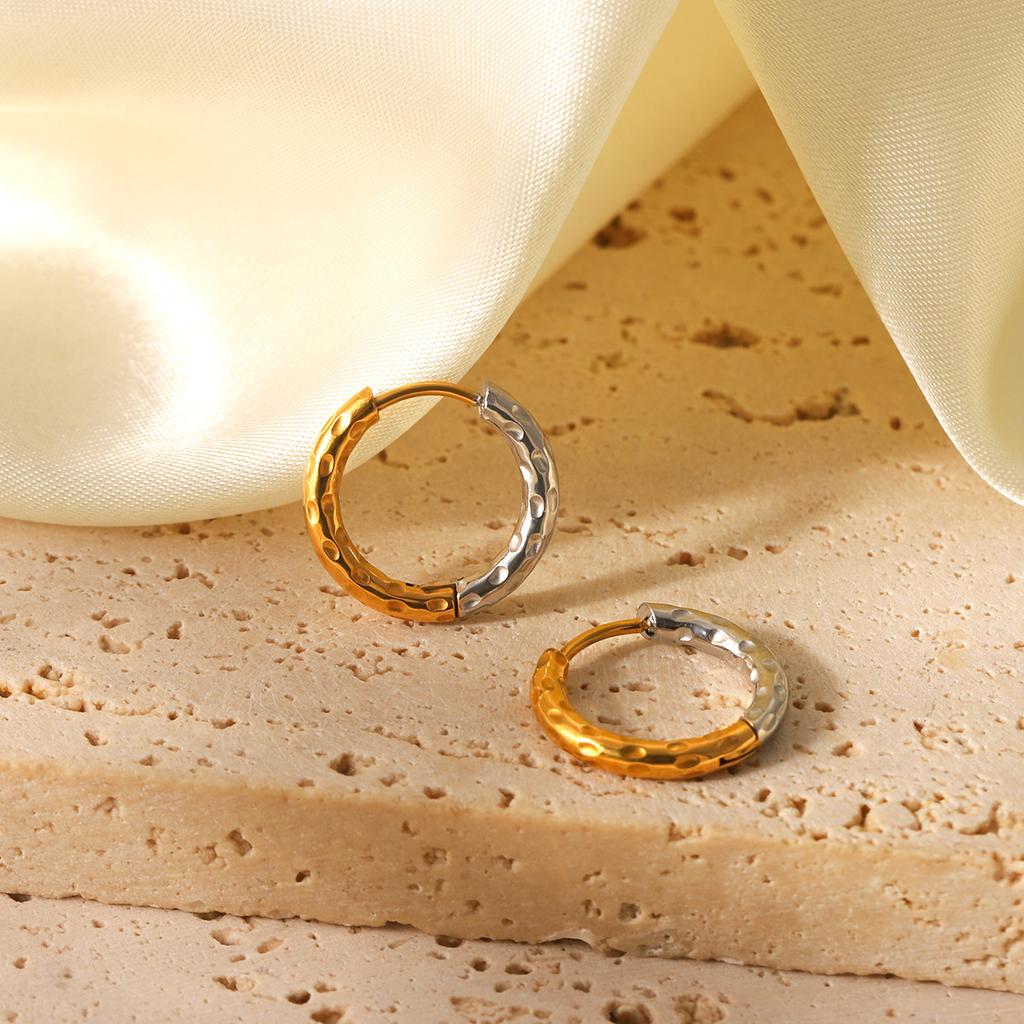 Minimalist style gold and silver color-block hammered texture earrings for women, niche design hoop earrings, simple ear jewelry