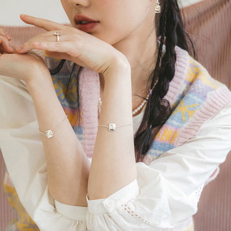 WEAR DRAWING Mini Heart Bite Bracelet