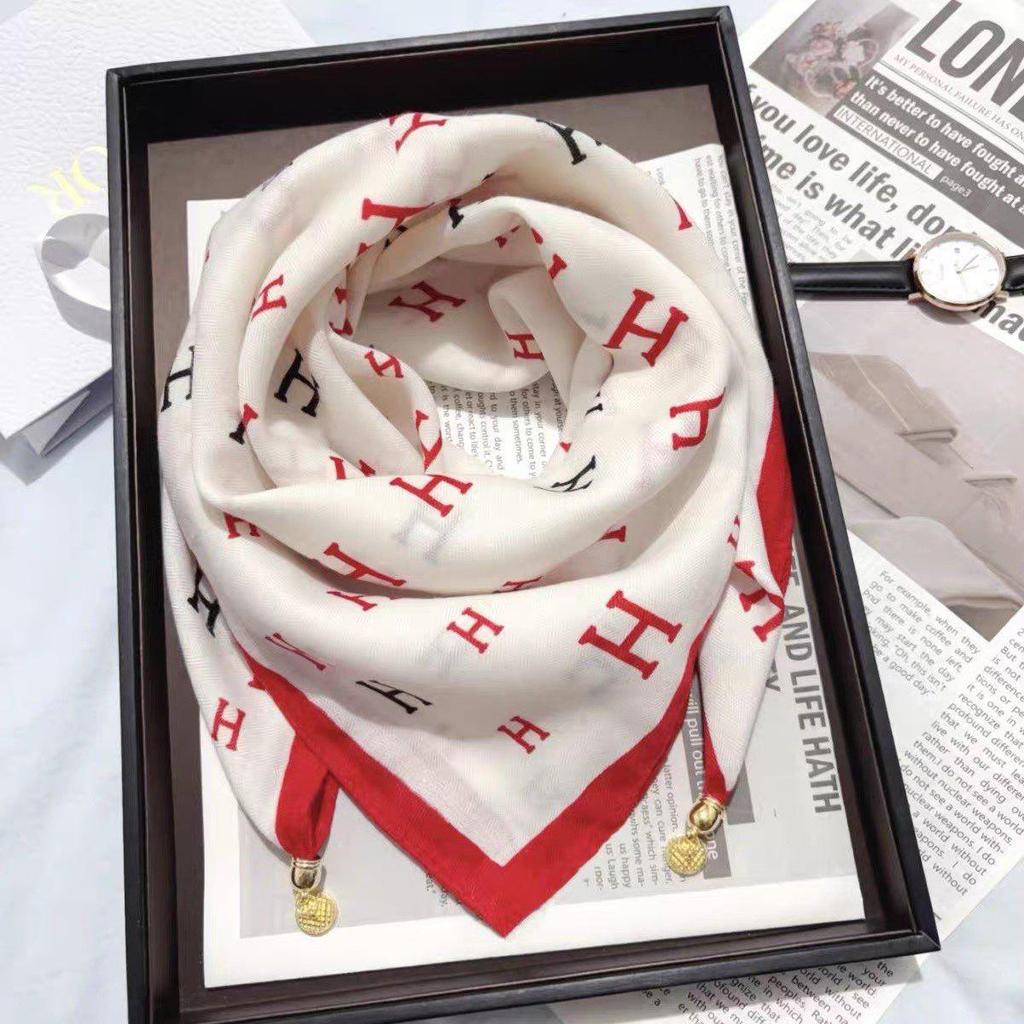 Women's Magnetic Buckle Neck Scarf - Lightweight, Comfortable Cotton, Versatile Style