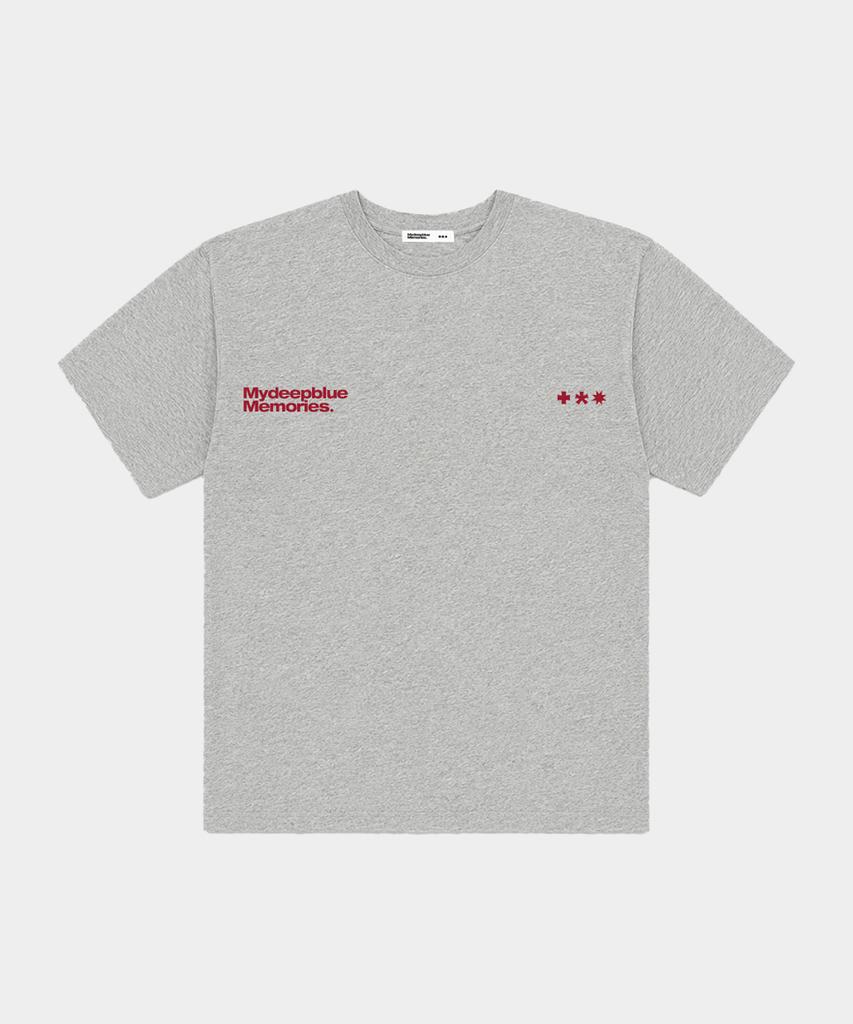 Maidibbeullumemolijeu Mm Symbol Logo T-Shirts (Grey / Burgundy)