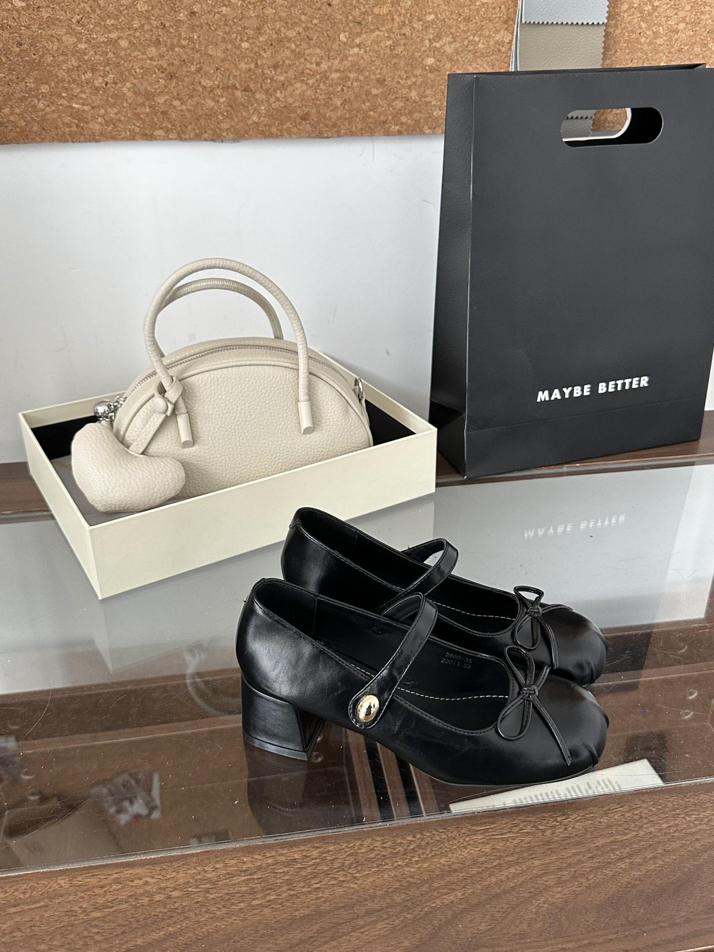 

2025 new retro shallow mouth casual wear leather Mary Jane shoes women s versatile Shu U soft sole one-word buckle single 35