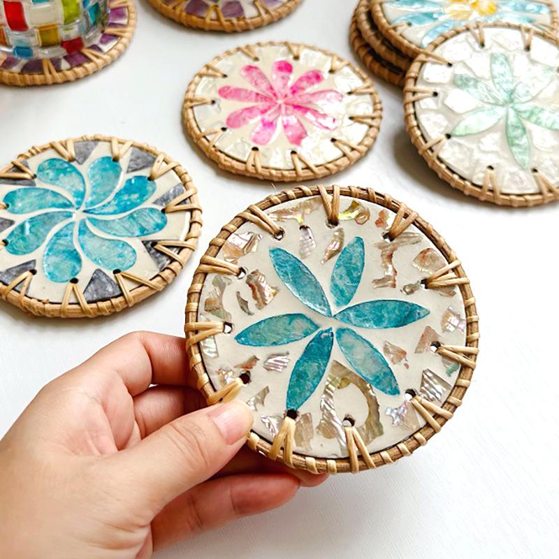 Rattan Coaster Handwoven Colorful Shell Coasters Heat Resistant Cup Mat Coffee Tea Mug Placemat Boho Decorative Coasters Kitchen