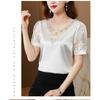 T-shirt a maniche corte in rete con scollo a V da donna per l'estate, maglietta base alla moda in pizzo e stile western, design con un tocco di raso top versatile