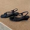 Rindsleder-Version~ retro Nische quadratische Zehenpartie Keilabsatz ein Riemen mit offenen Zehen Sandalen Damen Sommer vielseitig Römische Sandalen