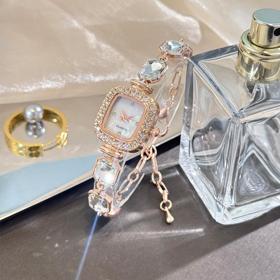 Montre Bracelet Quartz Simple Nacre Rectangulaire Étincelante Petit Cube de Sucre Fermoir Mousqueton Réglable Montre pour Femme