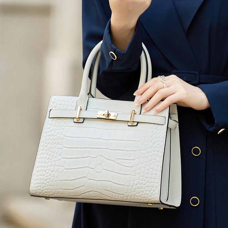 Crossbody kabelka z hovězí kůže aligátor Dámská kabelka Velkokapacitní Dámská kabelka Carey Premium z pravé kůže