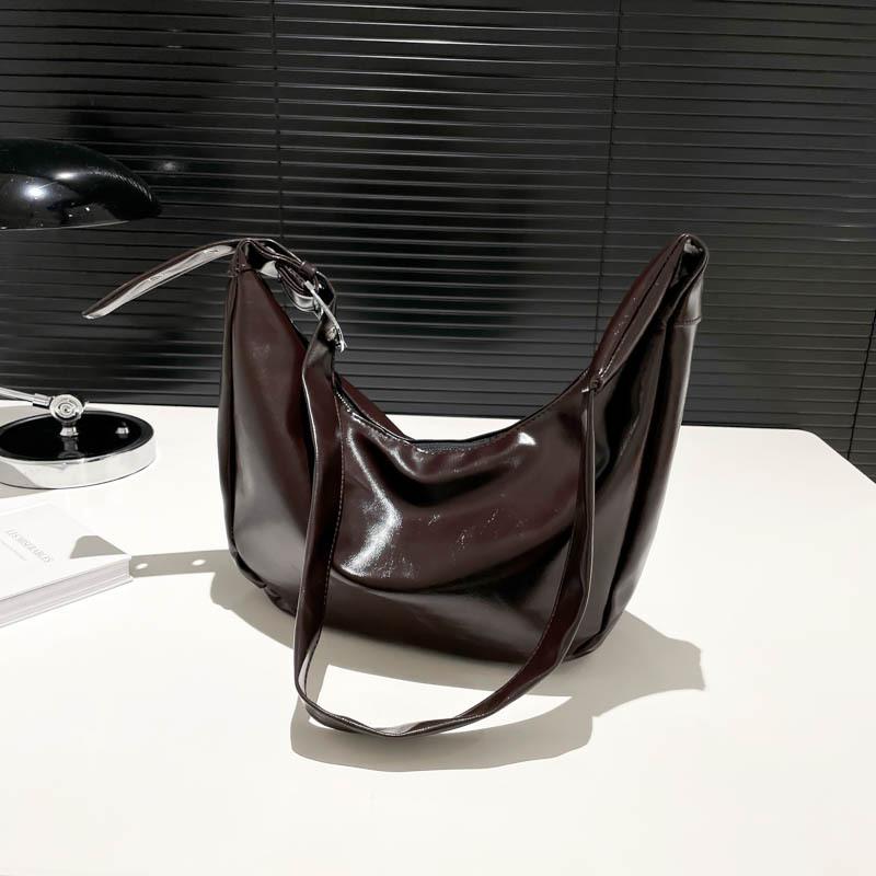 

Премиальная жирная кожа 2025 новая осенне-зимняя сумка под мышку женская модная универсальная повседневная для работы и покупок трендовая сумка на плечо