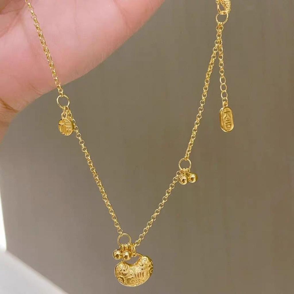 Fu Brand Safety Lock Necklace Women's Niche High-end Sense Retro New Chinese Fubao Pendant Collarbone Chain Natal Year Gift