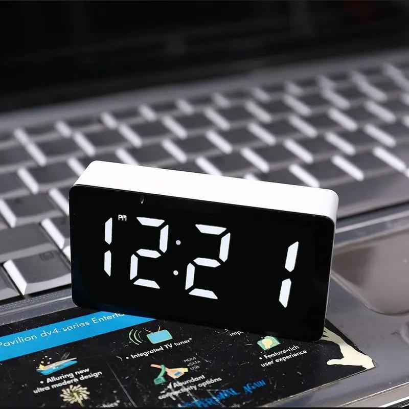 LED Electronic Watch Mirror Alarm Clock - Home Furnishings Smart Small Tools, Desk Digital Bedroom Decoration Table Accessory