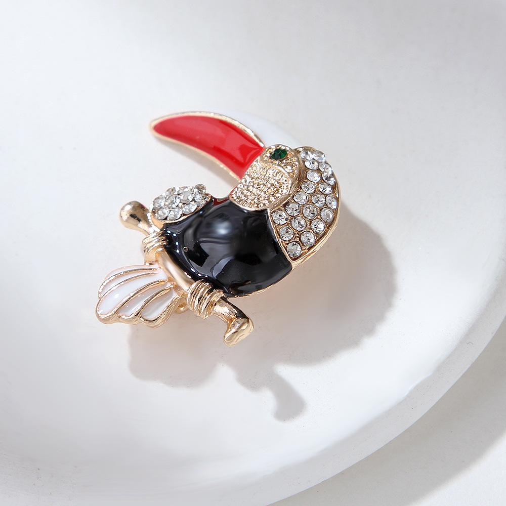 Stylowe broszki Lanhao z serii zwierzęcej: Wykwintne emaliowane przypinki z orłem, papugą i dzięciołem w kształcie kropli oleju