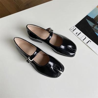 Lolita Shoes Girl Leather Belt Strap Trotter Shoes Ladies Square Split Toe Tabi Ninja Women Flats Mary Janes Buckle Band Loafers