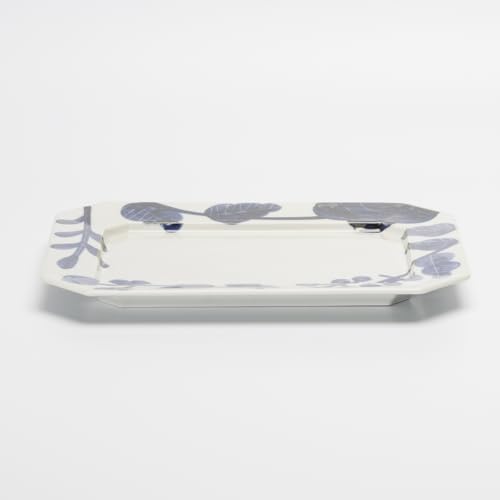Hasami ware "Mitsuharugama" rectangular plate, approximately 23cm wide x 18cm deep, microwave and dishwasher safe, Fururu Blue with floral pattern, Ma