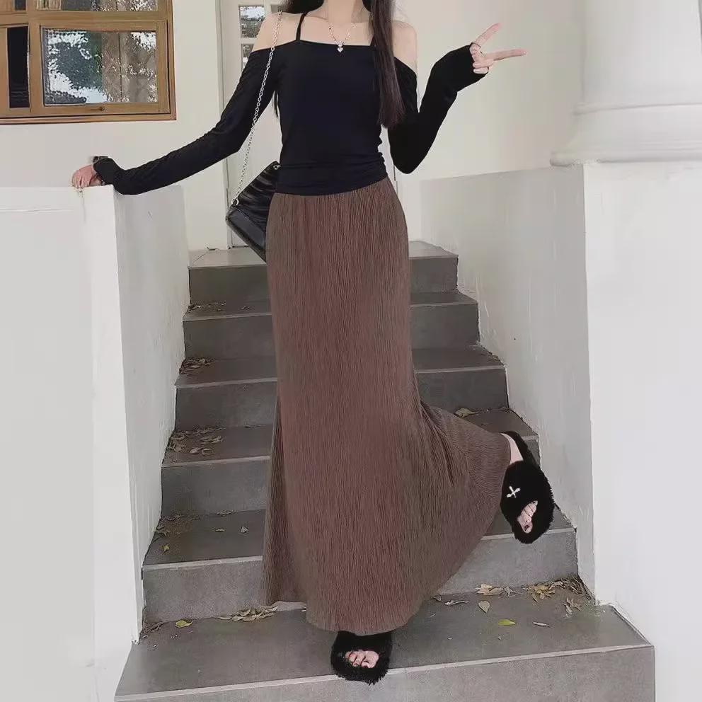 2024 Spring Women's Fishtail Skirt: French Retro Pleated A-Line with High Waist and Slimming Design.