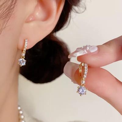Fashionable Women's Versatile Earrings With A High-end Temperament Hoop