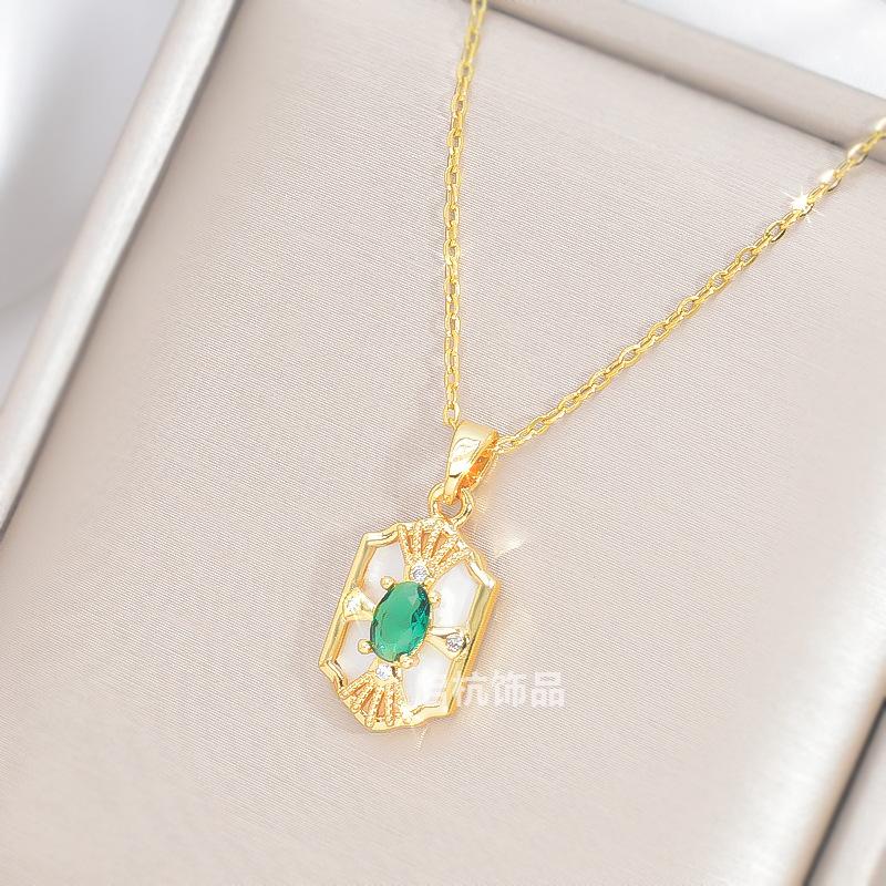 Emerald Square Necklace Female Court Vintage Premium Versatile Geometric Zircon Pendant
