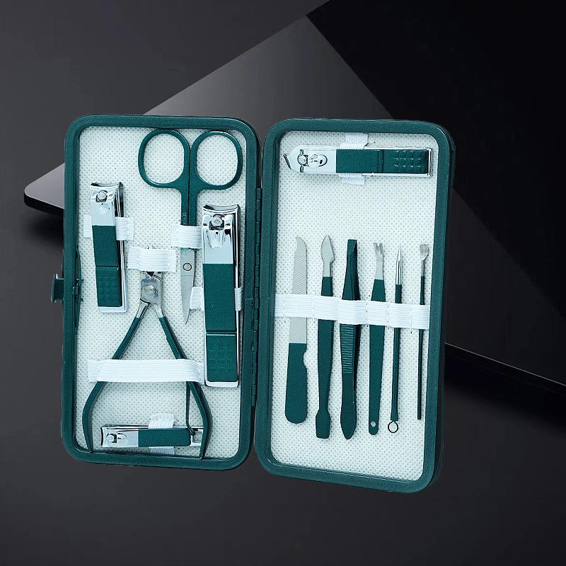 18-Piece Deep Emerald Beauty Set: Manicure, Eyebrow & Foot Care
