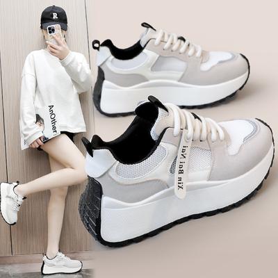 Bn003-1 Sapatos Brancos Novos Femininos Verão Plataforma Malha Elevador Sapatos Femininos Resistentes ao Desgaste Estilo Coreano Sapatos de Malha Respirável