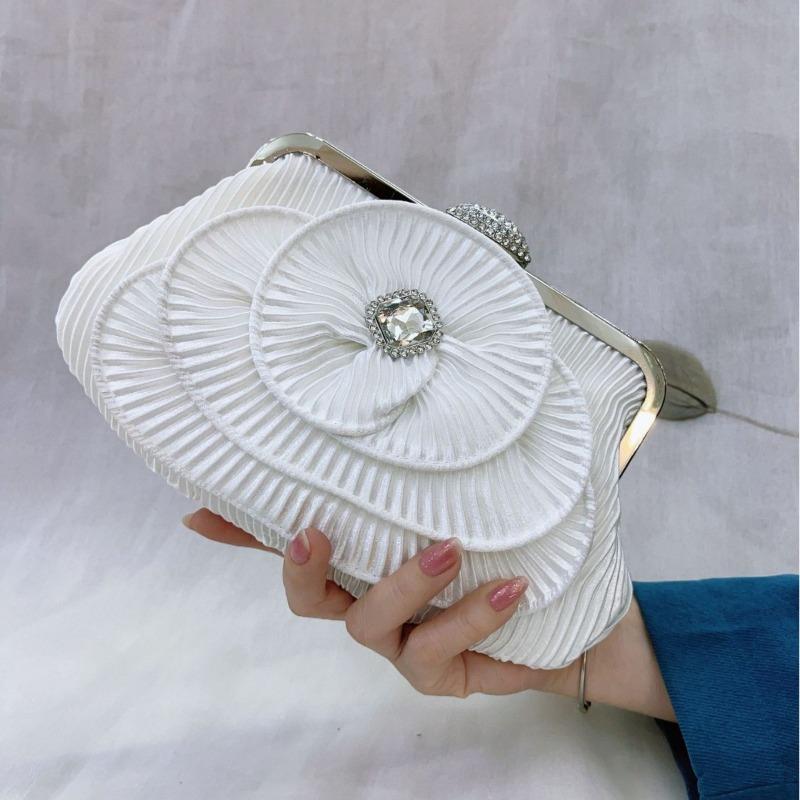 

New fairy dinner bag New Chinese three-dimensional pleated clutch bag Crossbody bag Chain bag with dress evening bag білий