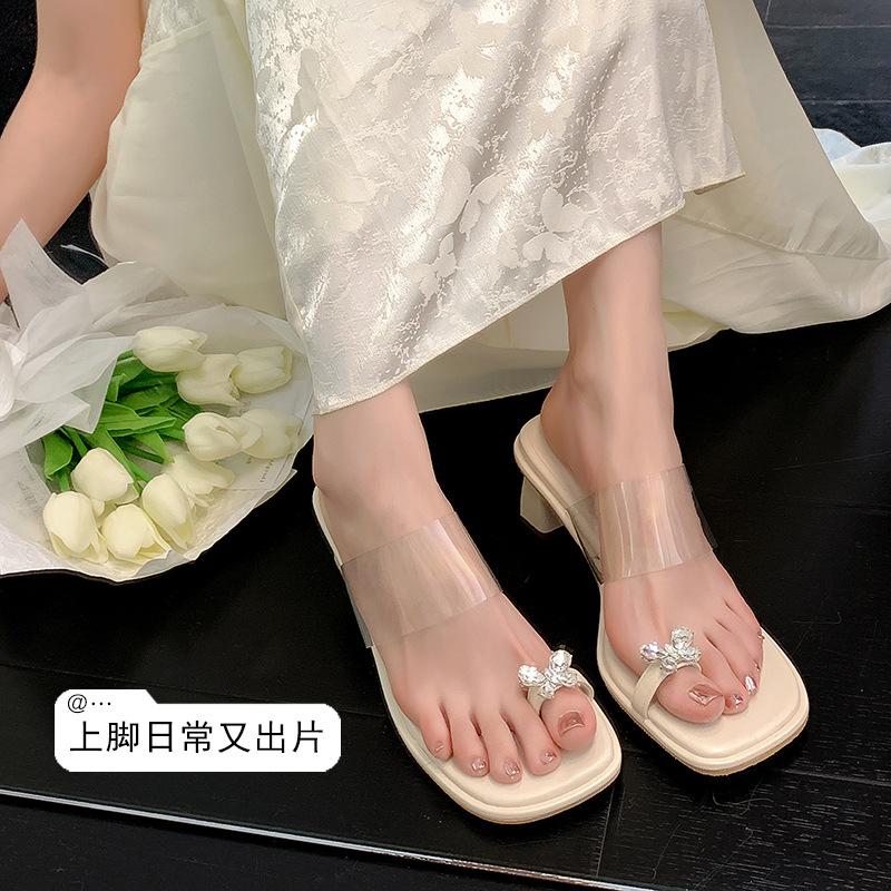 

Women s slippers outer wear butterfly cover toe rhinestone temperament square head silver pvc fairy style women s shoes summer women 2025 34 белый