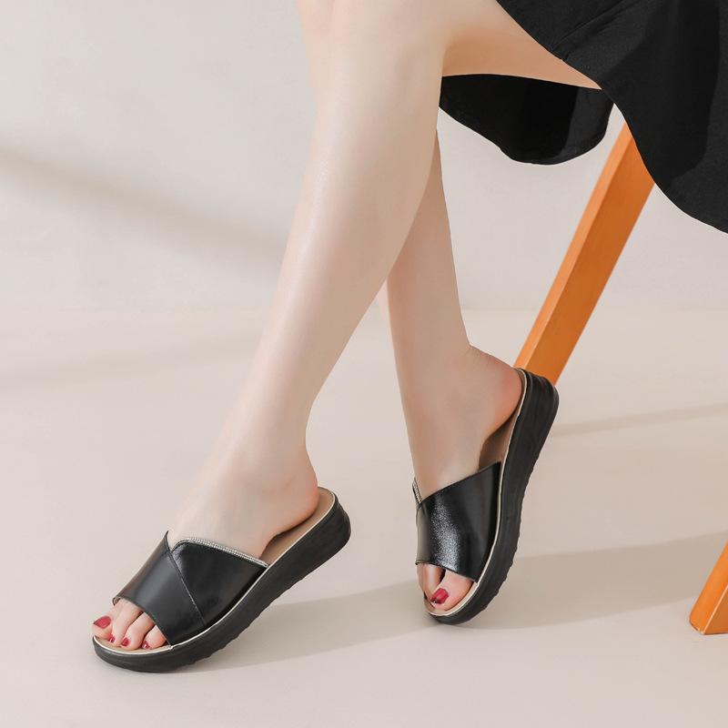 ~ Medium leather cool slippers low heel flat bottom mother slippers non-slip soft bottom summer wear fashion sandals
