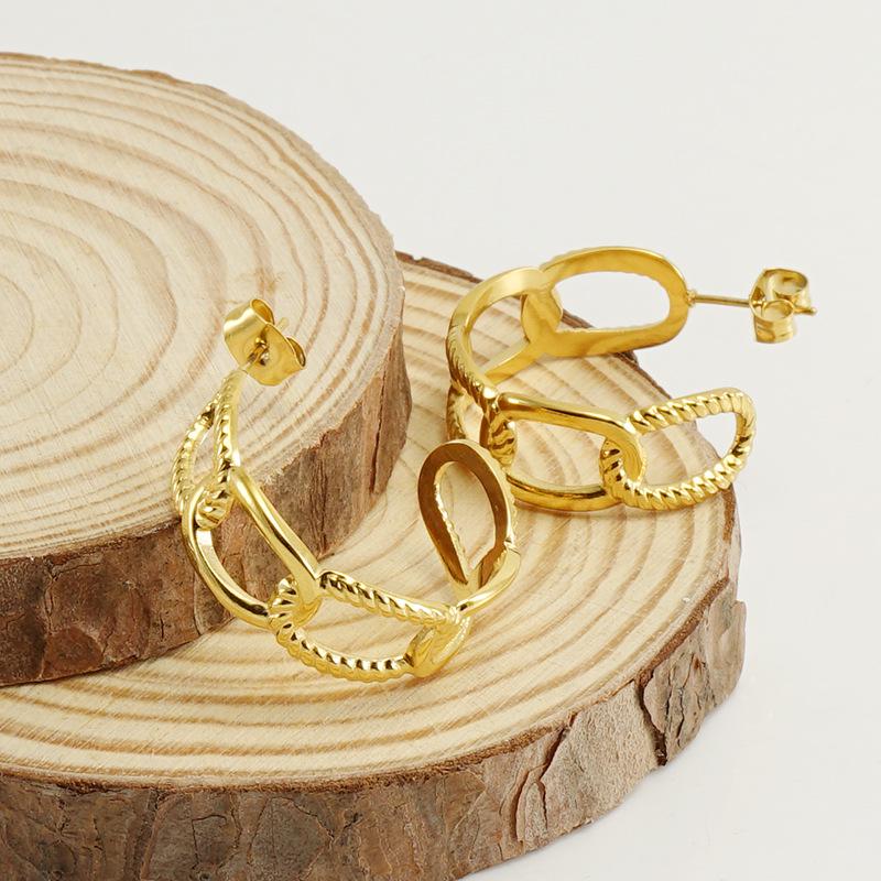 European & American Fashion 18k Gold Titanium Steel Geometric Hollow Stud Earrings for Women - Non-fading Stainless Steel Jewelry.