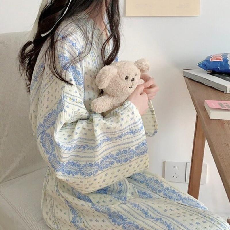 Sweet, Fresh, and Retro Striped Floral Nightgown and Pajamas for Women: Long-Sleeve Bathrobe and Loungewear for Spring and Fall