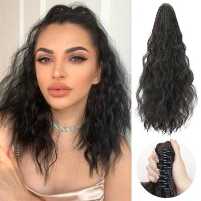 Estensioni sintetiche dei capelli della coda di cavallo dell'artiglio Corto parrucchino ondulato Chignon Capelli naturali finti per le donne Abbigliamento quotidiano per le feste