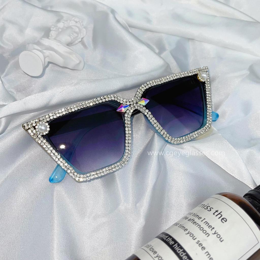 2022 Oversized Crystal Sunglasses Women Square Sunglasses Bling Rhinestone Sun Glasses for Woman Luxury Fashion Shade UV 400