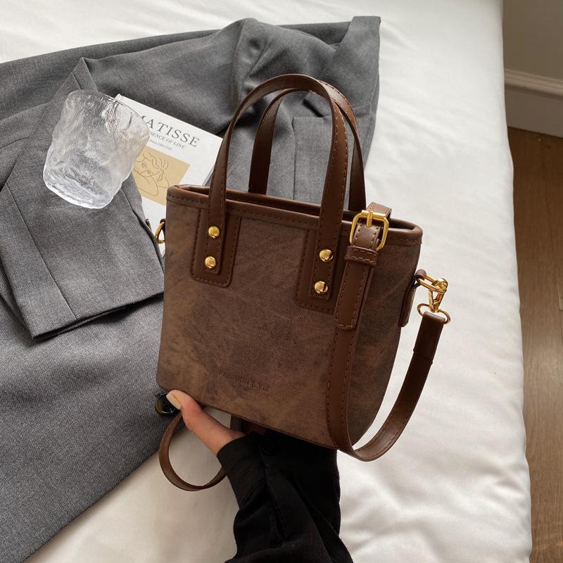 

Wholesale premium texture niche bag 2025 new versatile shoulder messenger bag fashionable portable bucket bag